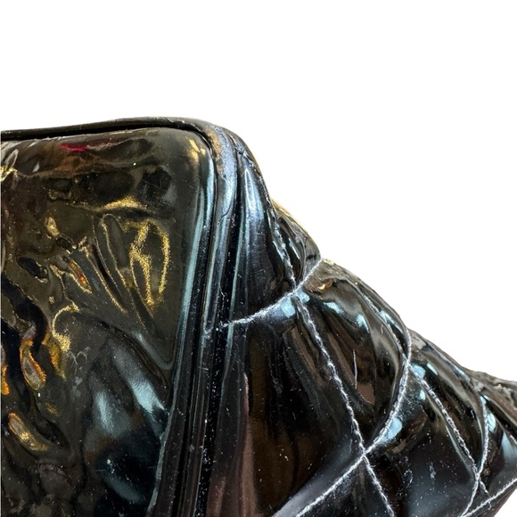 CHANEL Balck Quilted Patent Leather Tote - Picture 8 of 13